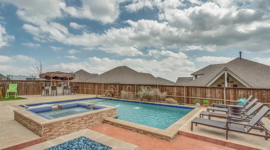 Eaton Custom Pools – Serving DFW Metroplex